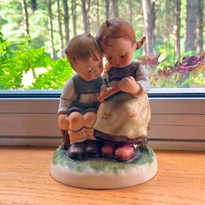 Authentic Hummel figurine “the smart little sister”